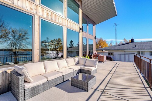 Lake + Ledge Retreat l Modern Luxury Home on Pike Lake