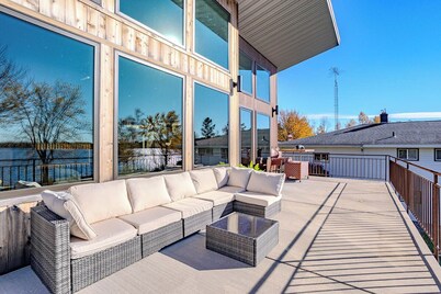 Lake + Ledge Retreat l Modern Luxury Home on Pike Lake