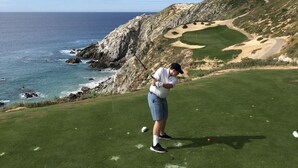A golf course with a view of the ocean and rocky terrain. - X-Mas in CABO Novaspania- AMAZING - RESORT VILLA-  PRIVATE POOL- & QUIVIRA GOLF (Cabo San Lucas,)