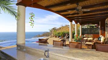 Vila Mewah, 4 kamar tidur, kolam renang pribadi, pemandangan samudra | Teras/patio