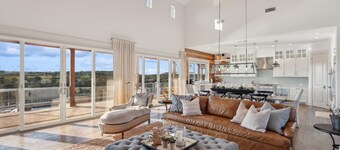 PK LakeTime: 6 Bedroom/ 4 Bath Home with Dock, pool/hot tub, and game room