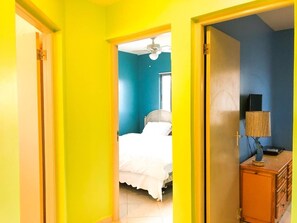 3 bedrooms, iron/ironing board, WiFi, bed sheets - Fabulous 3-Bedroom condo close to everything! (Noord)
