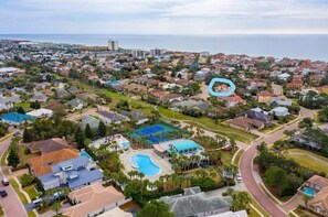 Exterior - Beautiful Pool-Hot Tub backyard/Steps to Beach (Destin)
