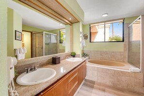 Hair dryer, towels - Golf View Condo with Tall Ceilings, Central AC, Shared Pool, & Hot Tub (Waikoloa)
