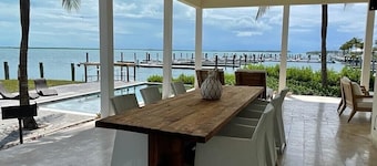 Beautiful Marina View Estate