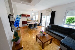 Living area - APARTMENT ANA    4+2 (Makarska)