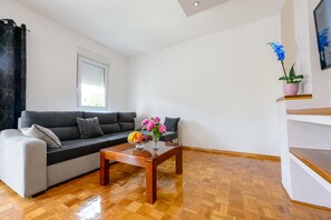 Living area - APARTMENT ANA    4+2 (Makarska)