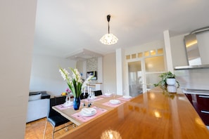 Dining - APARTMENT ANA    4+2 (Makarska)