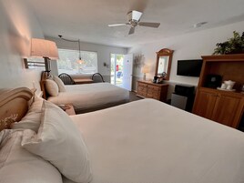 标准房, 2 张大床, 无烟房 (Shower Only) | 特色装修、熨斗/熨板、免费 WiFi、床单