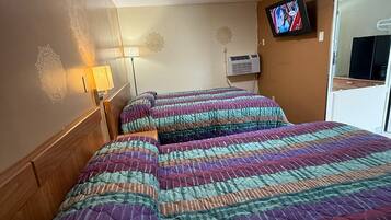 Double Room | Laptop workspace, free WiFi