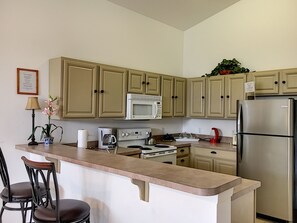House, 3 Bedrooms | Private kitchen - The Larkhaven by Florida Spirit (Davenport)