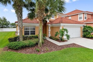 House, 5 Bedrooms | Exterior