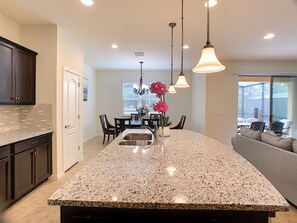 House, 5 Bedrooms | Private kitchen