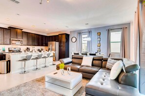 House, 5 Bedrooms | Living room - Tropical Sunset by Florida Spirit (Kissimmee)