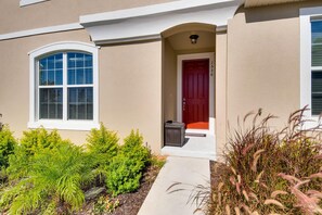 House, 5 Bedrooms | Exterior