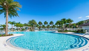 House, 5 Bedrooms | Pool