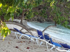 Private beach nearby, sun loungers - Solar Rhapsody (Negril)