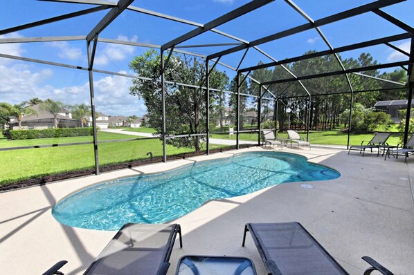 House, 5 Bedrooms | Pool