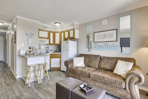 Condo, 1 phòng ngủ | Khu phòng khách