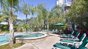 Pool - Casa Del Mar Beach Suites (Galveston)