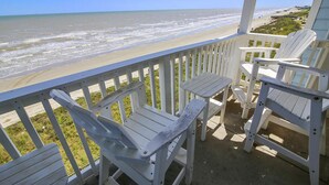 Unclassified image, 3 of 33, button - Seascape 1309 (Galveston)