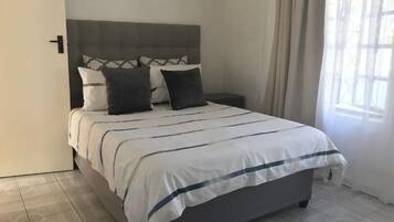 2 bedrooms, iron/ironing board, WiFi, bed sheets