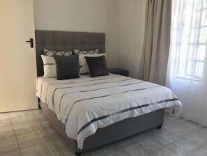 2 bedrooms, iron/ironing board, WiFi, bed sheets