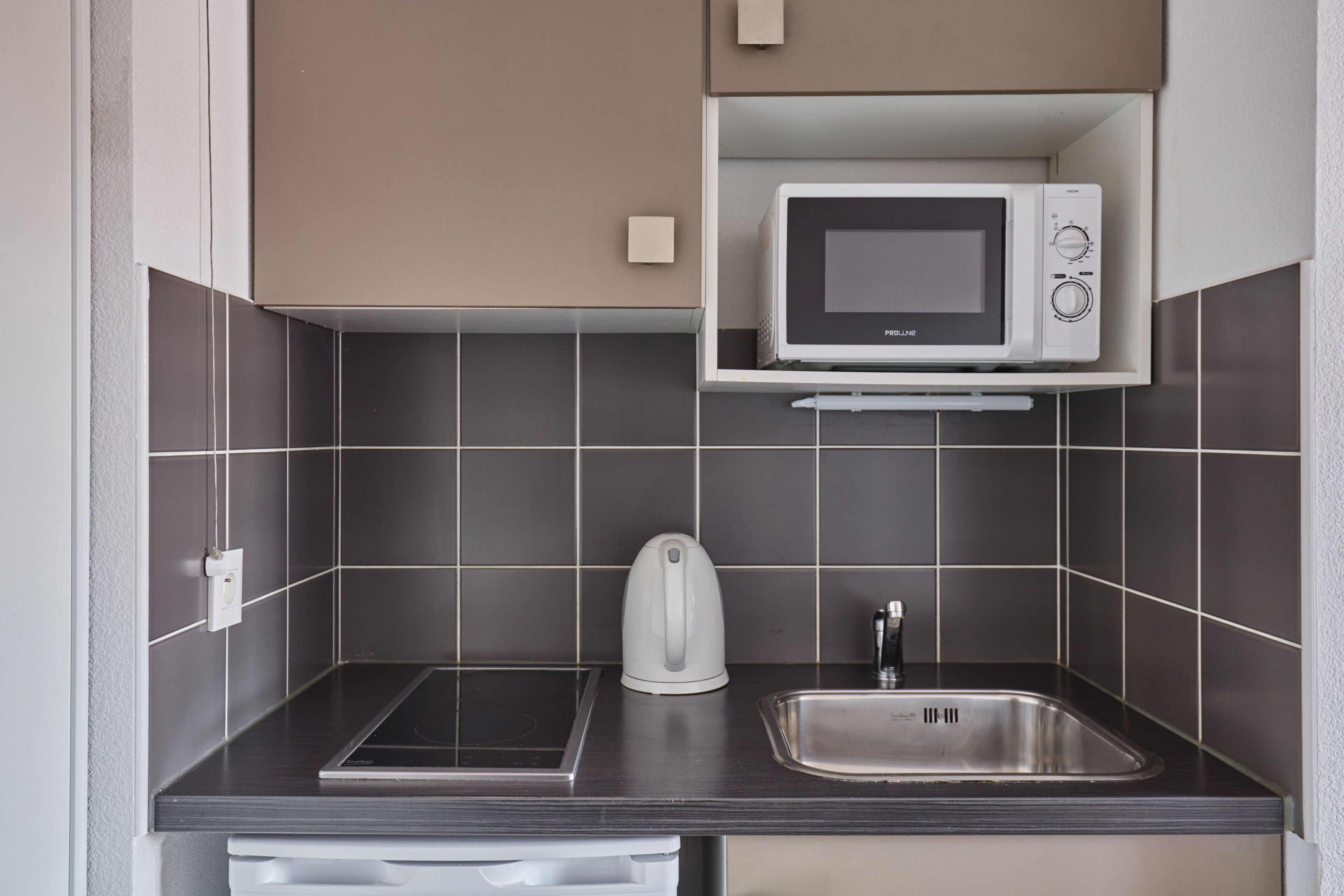 微波炉、炉灶、厨具/餐具