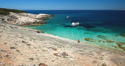 Seaside Apartment Franica - Apartment mit zwei Schlafzimmern, Terrasse und Meerblick