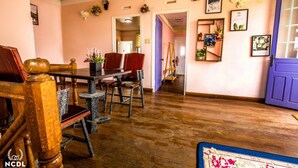 Lobby sitting area - Villa 365 Happy Da Lat (Xuan Huong - Da Lat)