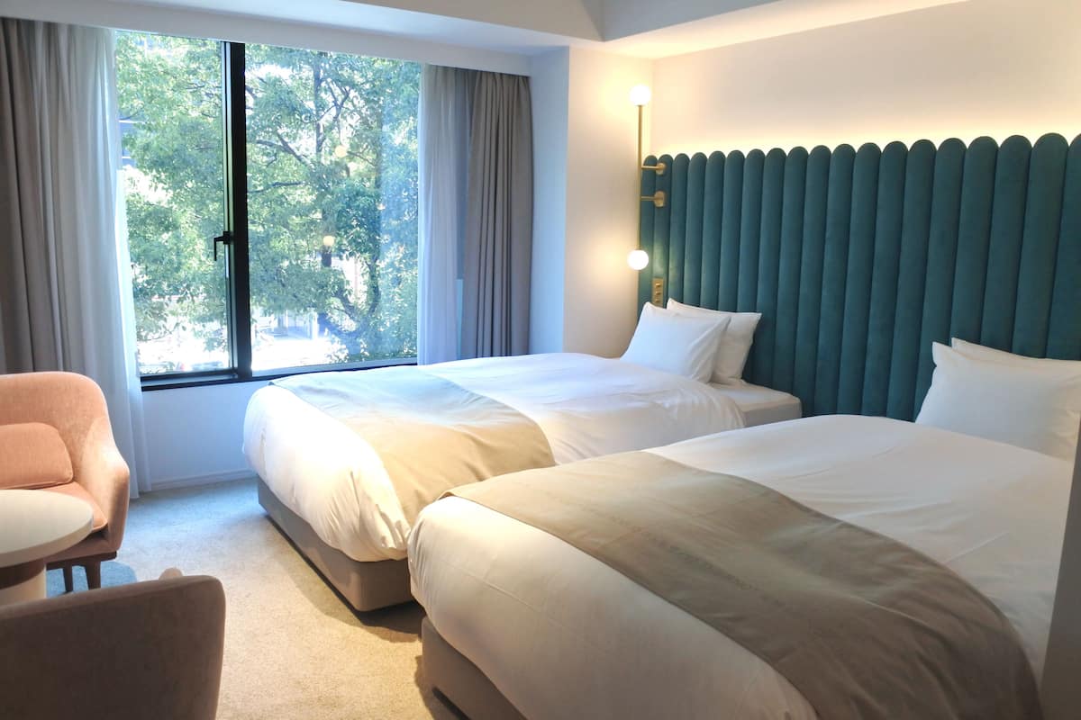 Habitación superior con 2 camas individuales, no fumadores (Tram & City View) | Edredones de plumas, cortinas opacas, wifi gratis y ropa de cama