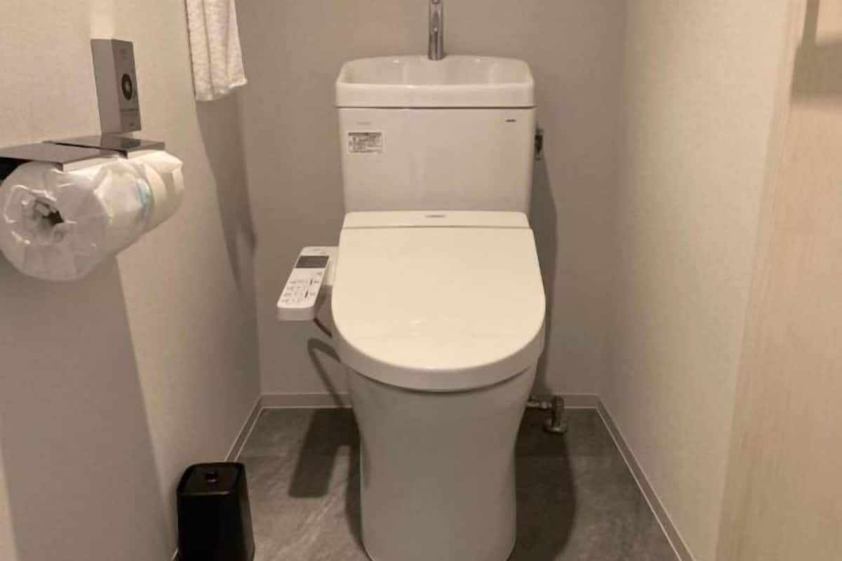 Bathroom | Free toiletries, hair dryer, slippers, bidet