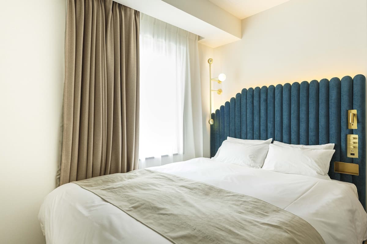 Habitación estándar, 1 cama de matrimonio, no fumadores | Edredones de plumas, cortinas opacas, wifi gratis y ropa de cama
