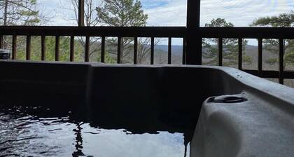 Chalet with a view at Bear Mountain - Hottub