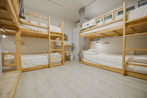 7-Bed Mixed Room Dormitory | Desk, iron/ironing board, free WiFi, bed sheets - G Guesthouse Hongdae - Hostel (Seoul)