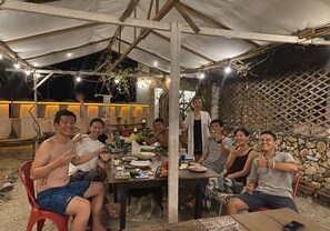 Terrace/patio - Red Eagle Bagpacker Hostel (Langkawi)