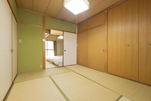Coffres-forts dans les chambres, bureau, rideaux occultants