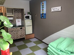 Chambre Ă©conomique (203) | Espace de travail pour ordinateurs portables, rideaux dâobscurcissement