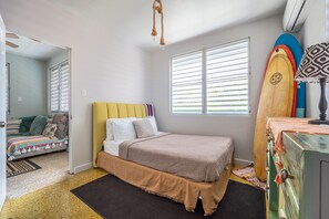 3 bedrooms, iron/ironing board, WiFi, bed sheets - The Babanees - Bummer Hill Boho Chic Surf Shack  (Rincon)