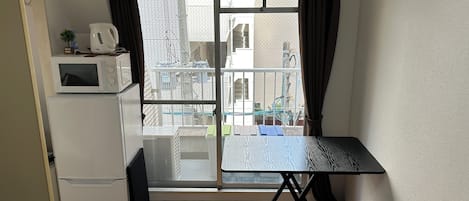 Standard Room, Non Smoking (202) | Living area