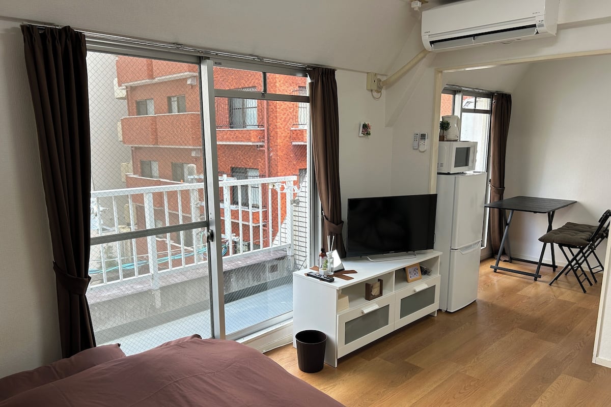 Standard Room, Non Smoking (202) | 1 bedroom, desk, blackout drapes, iron/ironing board
