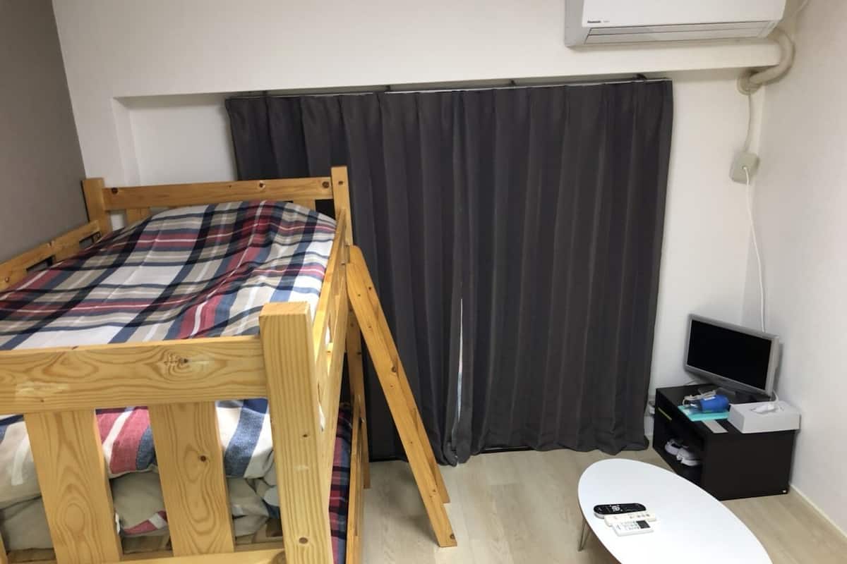 Standard Room (102) | 1 bedroom, desk, blackout drapes, iron/ironing board