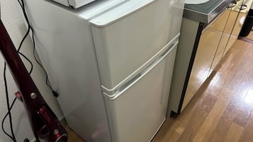 Basic Room | Private kitchen | Fridge, microwave, stovetop, coffee/tea maker