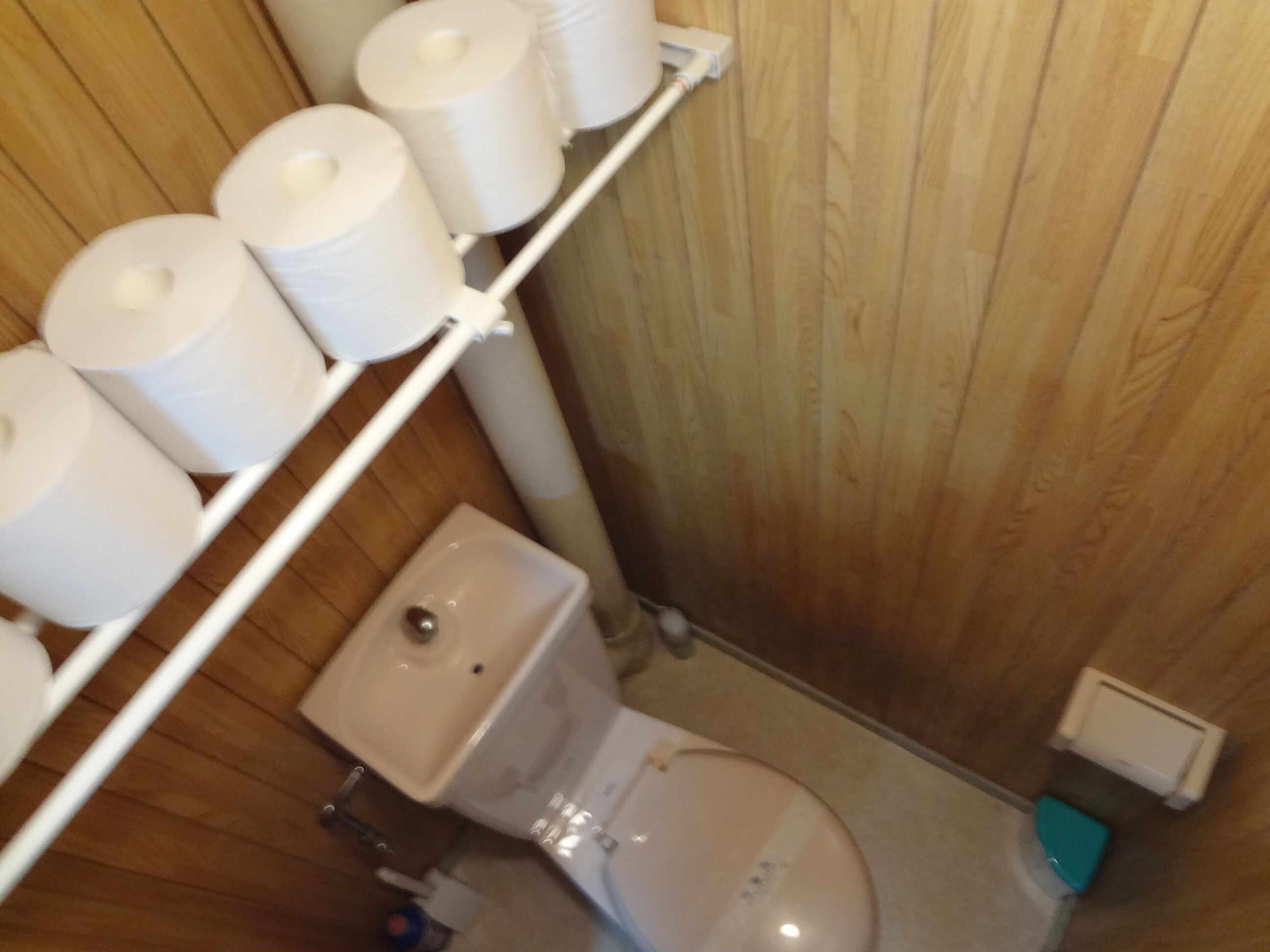 标准房 (with Loft, 303) | 浴室 | 淋浴/盆浴组合、免费洗浴用品、吹风机、毛巾