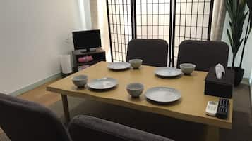 ์คํ ๋ค๋๋ฃธ (with Loft, 302) | 1 ๊ฐ์ ์นจ์ค, ์ฑ
์, ๋
ธํธ๋ถ ์์
๊ณต๊ฐ, ์๋ง ์ปคํผ