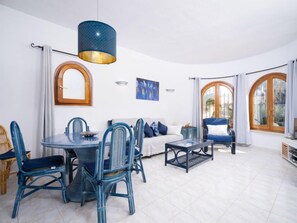 Televisie en een open haard