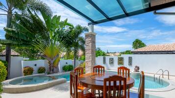 Alberca al aire libre