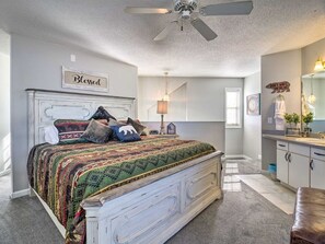 2 bedrooms, iron/ironing board, free WiFi, bed sheets