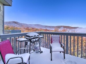 Property grounds - Quiet Mountain Evenings Above Gatlinburg (Gatlinburg)