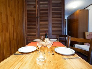 Dining - Nice apartment for 3 people with WIFI, TV and balcony (Les Boisses)